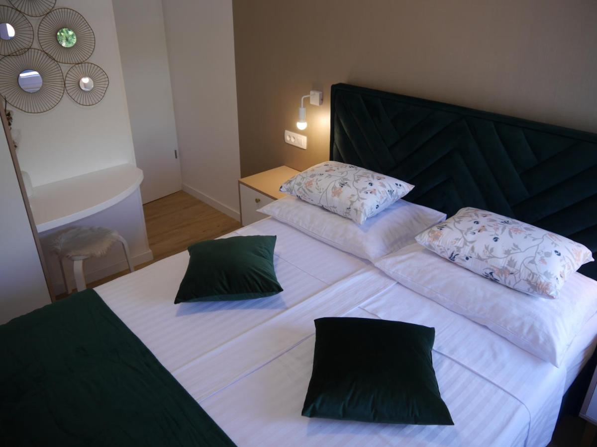 Apartment "Mon Ami" Трогір Екстер'єр фото